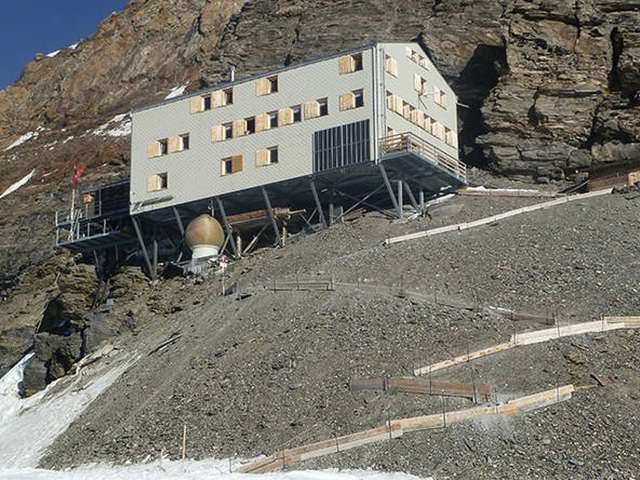 La plus haute cabane gardée de Suisse