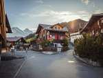 Le village de montagne de Mürren, sans voitures, en été.