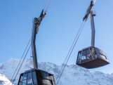 Neue Schilthornbahn 20XX fährt hoch aufs Schilthorn.