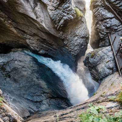 A waterfall nestled among the rocks—that's the Trümmelbach Falls in Lauterbrunnen.