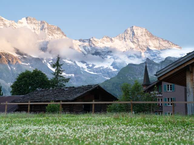 Magische Abendstimmung zwischen Eiger, Mönch und Jungfrau