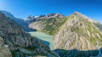 Triftbrücke mit Triftgletscher und Triftsee - Grimselwelt Michael Meusburger