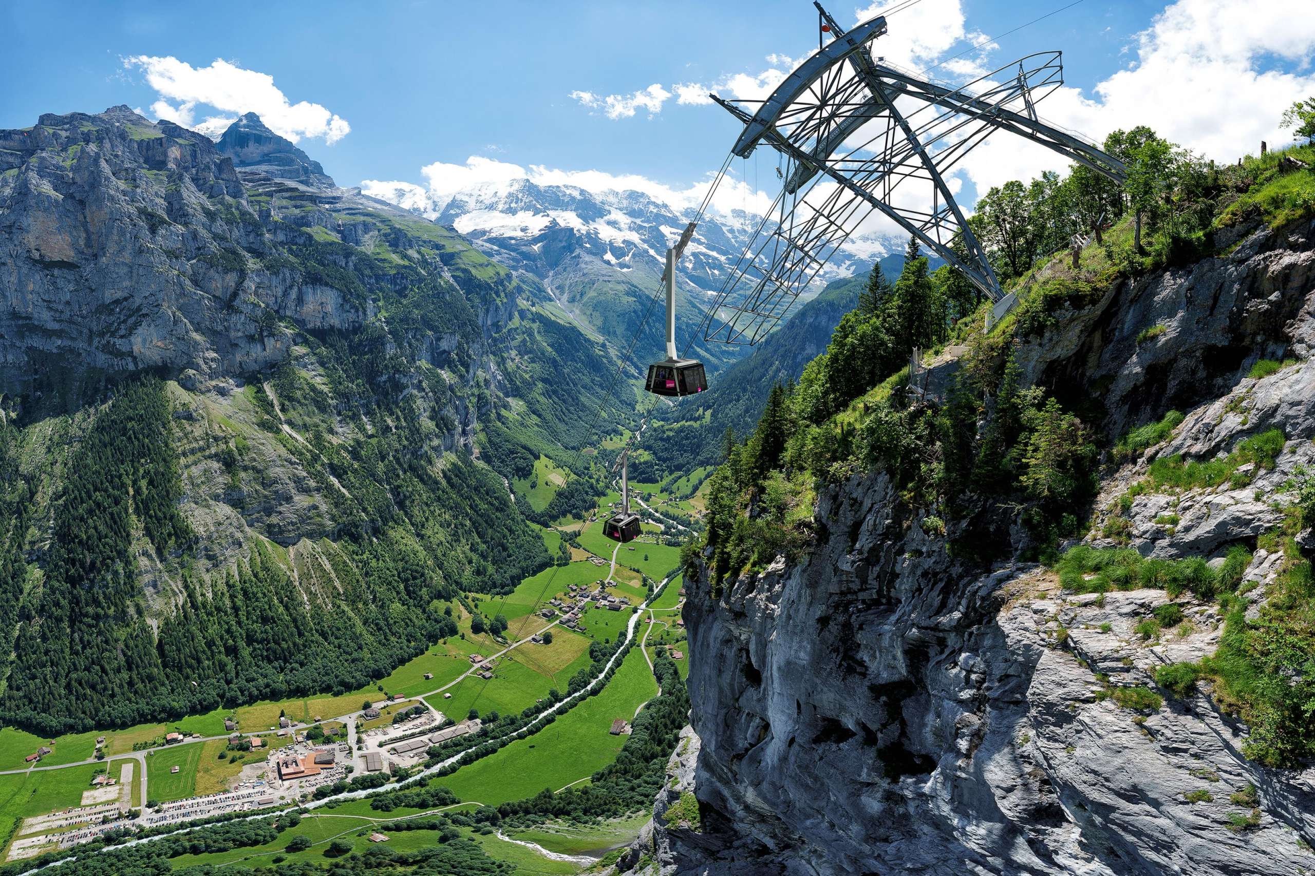 Neue Schilthornbahn 20XX fährt hoch aufs Schilthorn.