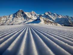 Skipiste mit Eiger im Hintergrund