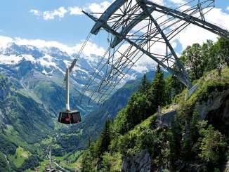 The new Schilthornbahn 20XX climbs up to the Schilthorn.