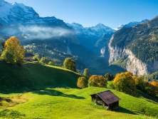 Vue sur la vallée de Lauterbrunnen depuis Wengen.