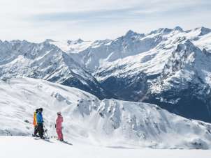 Skieurs et snowboardeurs à Hasliberg