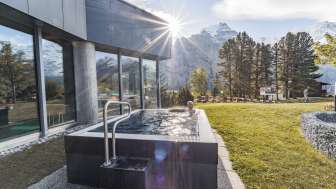 Reduced admission prices: Indoor swimming pool at the Alpine Sports Centre in Mürren