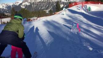 Skifahren im Übungsgelände Allmendhubel,  Mürren - Jungfrau Region