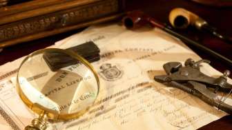 Sinnbild Sherlock Holmes Museum mit Lupe