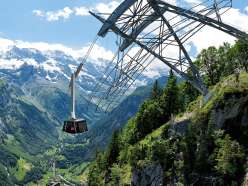 Neue Schilthornbahn 20XX fährt hoch aufs Schilthorn.